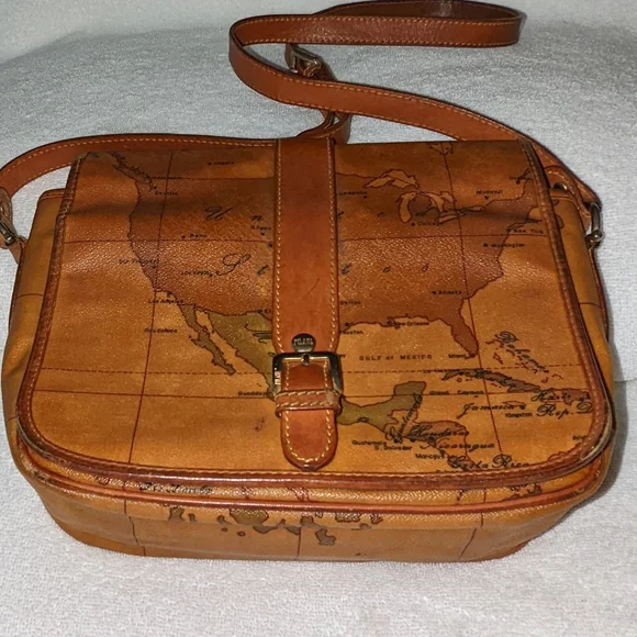 Alviero Martini Leather Map United States Featured!! Crossbody Bag. - Picture 5 of 15
